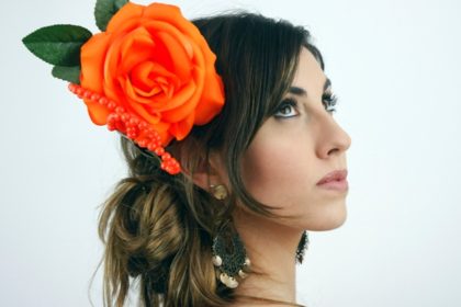 Yoli mirando arriba